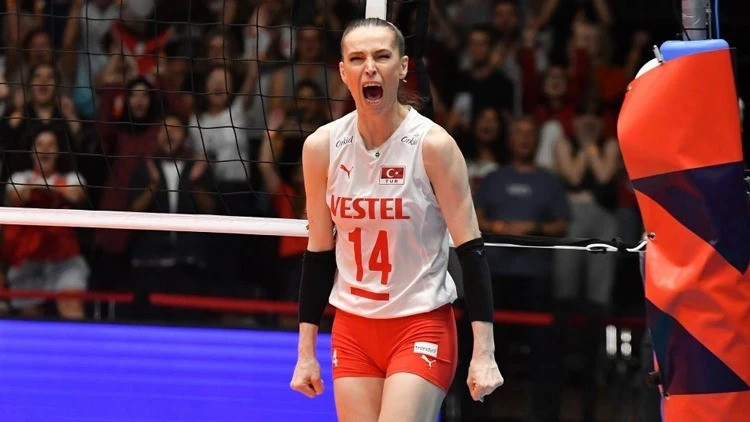 Eda Erdem'den Beşiktaş itirafı: Fenerbahçe bağını açıkladı - Fotoğraf: 10