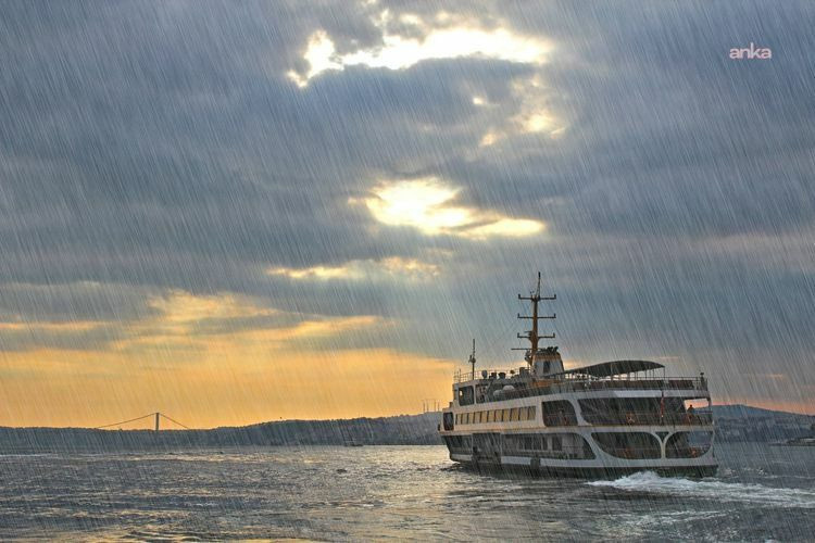 AKOM İstanbul için saat verdi: Gök gürültülü sağanak yağış geliyor - Resim : 1