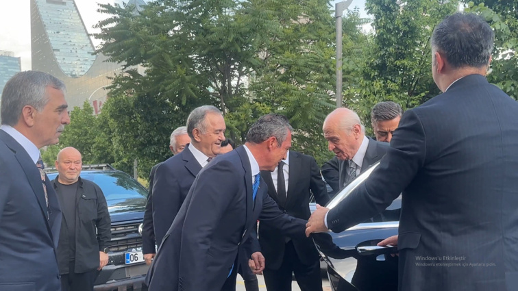 Özgür Özel ve Devlet Bahçeli bir arada! Koç Holding'in 100. Yıl Töreni'nde dikkat çeken kareler - Resim : 1