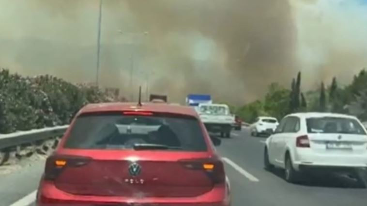 Manisa'da orman yangını çıktı! Alevler İzmir-İstanbul Otoyolu'na ulaştı - Resim : 4