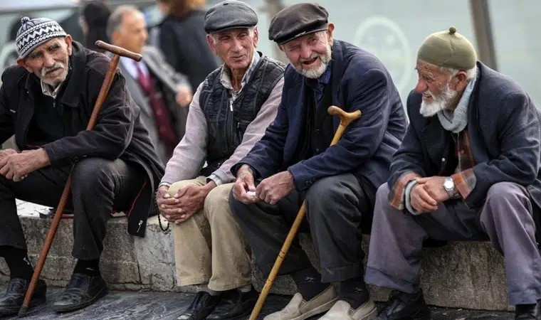 Dananın kuyruğu yarın kopuyor! En düşük emekli maaşı için masadaki 3 farklı zam senaryosu - Resim : 1