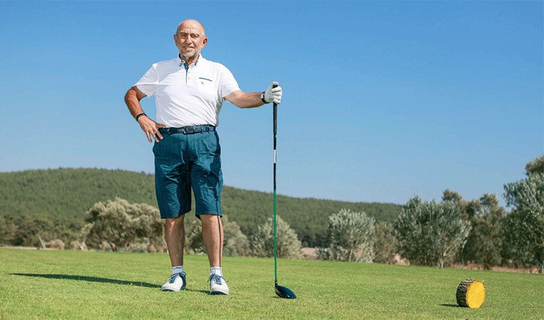 76 yaşındaki Nihat Özdemir birinci oldu: Uzun boylu genç sevgili hiç kaptırmadı! - Fotoğraf: 2