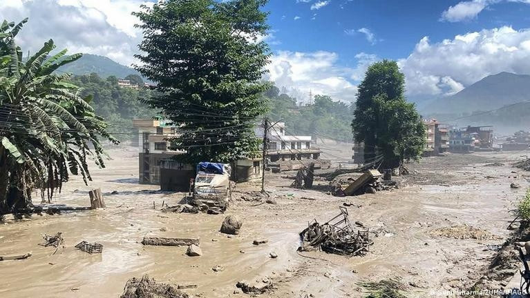 Nepal'de selde can kaybı 734'e çıktı: HES'ler mezar oldu işçiler tünellerde mahsur - Fotoğraf: 8