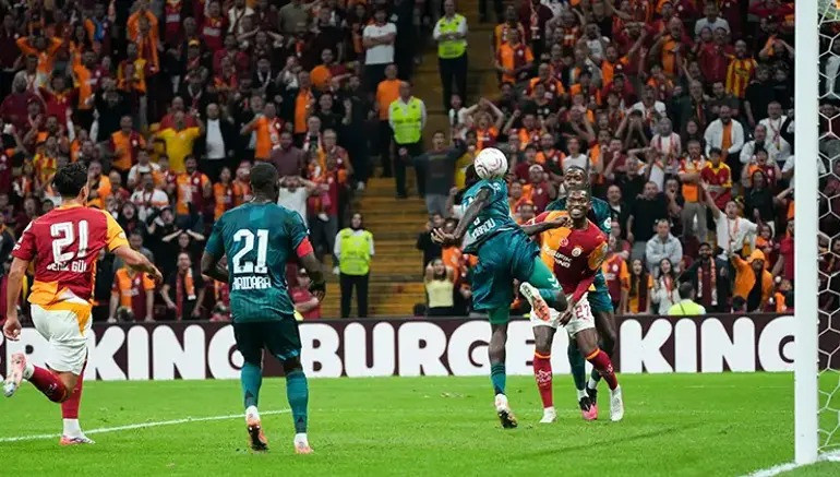 Dursun Özbek dayanamadı talimatı verdi: Barcelona'ya yetiştirin! - Fotoğraf: 6