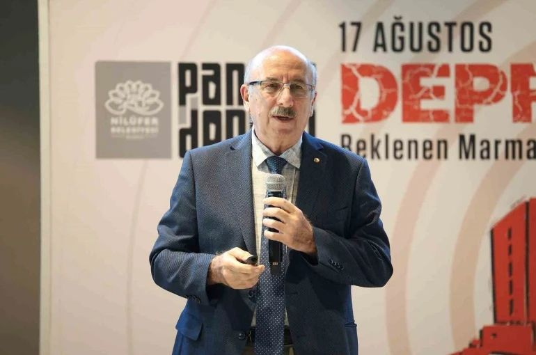 İstanbul gece boyu depremle sallandı bilim dünyası ikiye bölündü: Kimi 'ölü' dedi kimi 'öncü' - Fotoğraf: 2