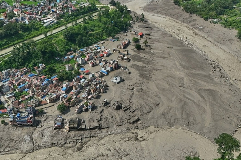 Nepal'de selde can kaybı 734'e çıktı: HES'ler mezar oldu işçiler tünellerde mahsur - Fotoğraf: 4