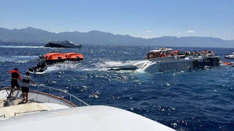 Son Dakika | Mersin'e giden gemi Girne açıklarında battı! İçinde 267 yolcu var - Resim : 1