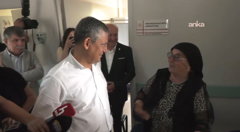 ÖZGÜR ÖZEL'E KILIÇDAROĞLU SORUSU: "BİZİM BİNADA OTURUYOR, SAYILI GÜNLERİNİ SAYIYOR!"