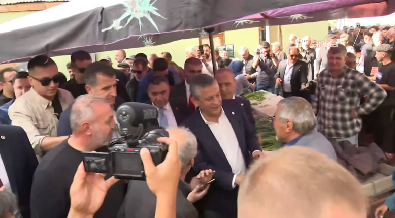 PAZAR YERİNDE "MUSTAFA KEMAL’İN ASKERLERİYİZ" ŞİİRİYLE COŞKULU