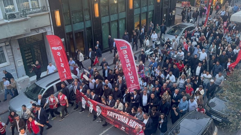 "BEKLENTİ, HALK İRADESİNİN GASPI OLAN BU KAYYUM GARABETİNİN BİR AN ÖNCE KALKMASIDIR"