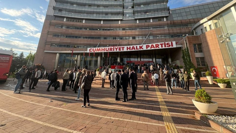 CHP ANKARA TEŞKİLATI 'ACİL' OLARAK TOPLANDI