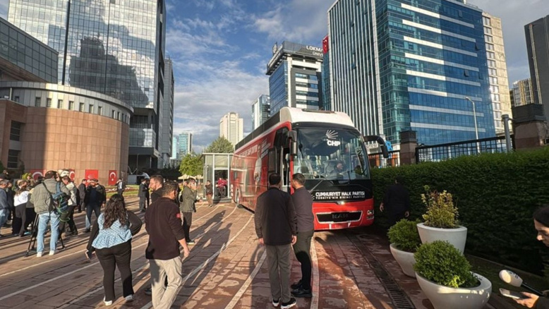 ÖZGÜR ÖZEL'İN YARINKİ İSTANBUL PROGRAMI EDİLDİ