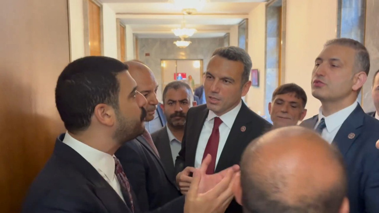 İÇERİDE DE TARTIŞMA VAR