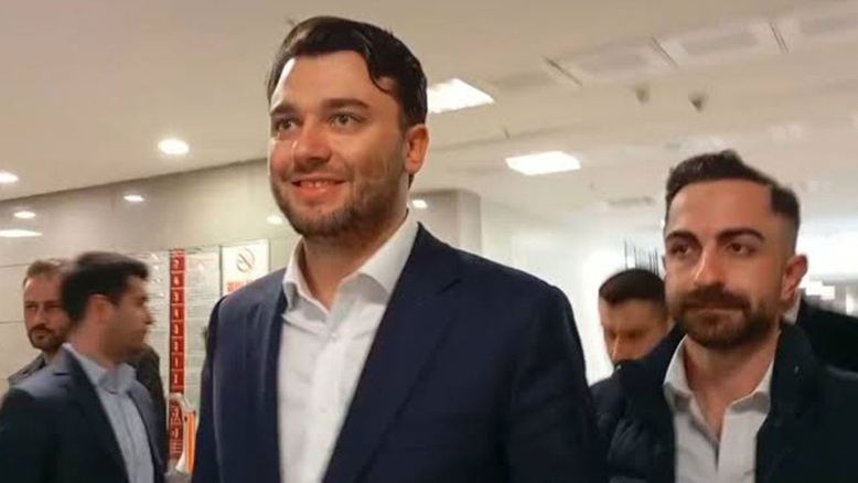 "SAVUNMA SUSMADI SUSMAYACAK"