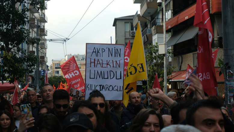 "GENEL BAŞKANIMIZ ÖZGÜR ÖZELD'DİR"