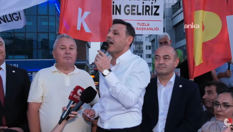 ÖZGÜR ÇELİK'TEN ÇARPICI AÇIKLAMALAR: BUKALEMUM GİBİ ŞEKİL DEĞİŞTİREN
