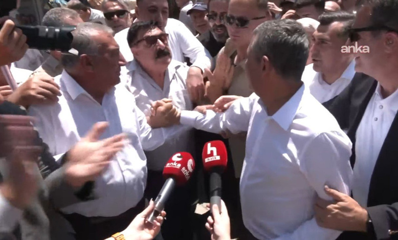 "BIÇAK KEMİĞE DAYANDI: ÖZGÜR ÖZEL'İ İSTİYORUZ"