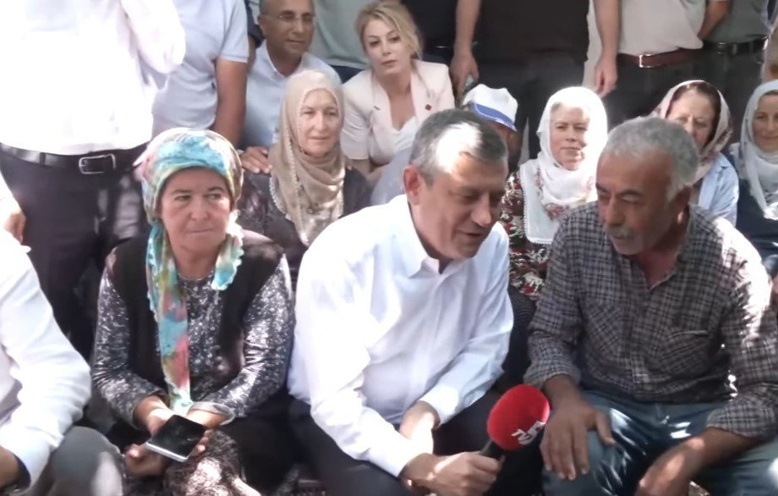 ÜRETİCİ İSYAN ETTİ: ÜNİVERSİTEYİ BIRAKIP TOPRAĞA SARILDIM PİŞMAN ETTİLER