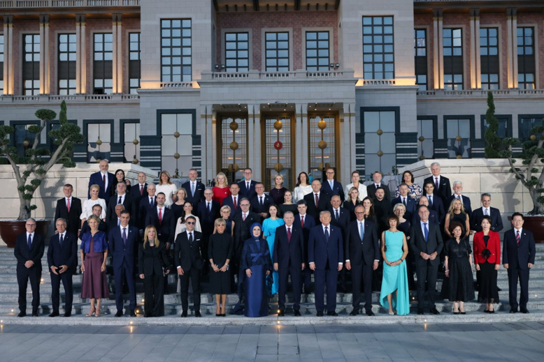 NATO'DAN AİLE FOTOĞRAFI