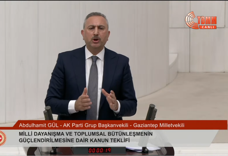 AKP'Lİ GÜL KONUŞTU