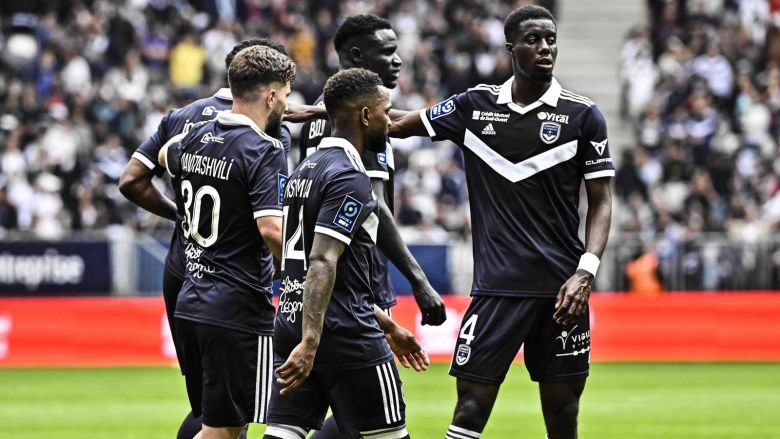 9 milyon euroyu toplayamazlarsa 145 yıl sonra amatöre düşecekler - Resim : 1