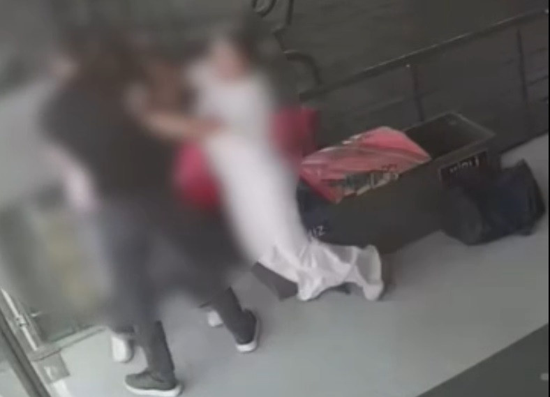 Spor salonunda kadına şiddet! Boğazını sıktı: Başka bir kadın kurtardı - Resim : 3