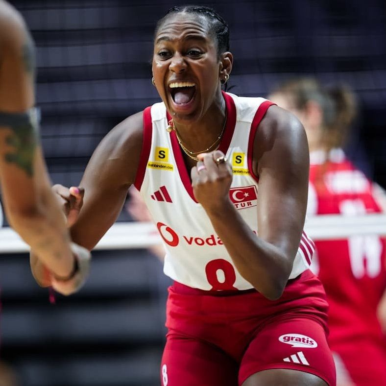 Polonya'yı 3-1 yenen Filenin Sultanları'ndan kötü haber - Fotoğraf: 7