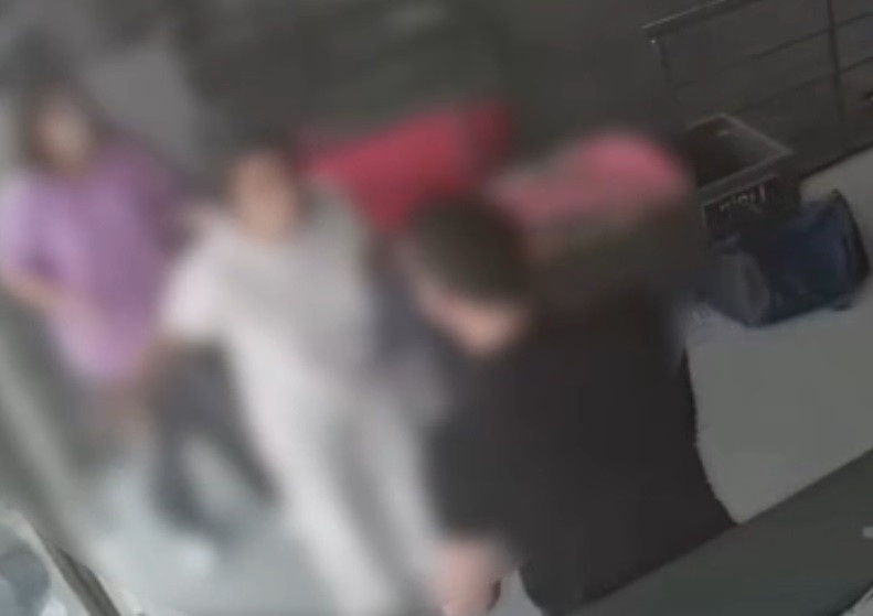 Spor salonunda kadına şiddet! Boğazını sıktı: Başka bir kadın kurtardı - Resim : 4