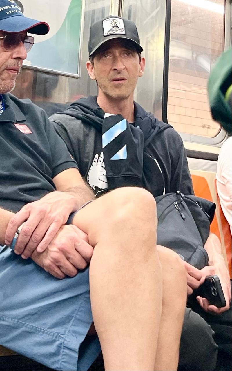 Hollywood’un ünlü oyuncusu metroda ortaya çıktı! Görenler şaşkına döndü - Fotoğraf: 4