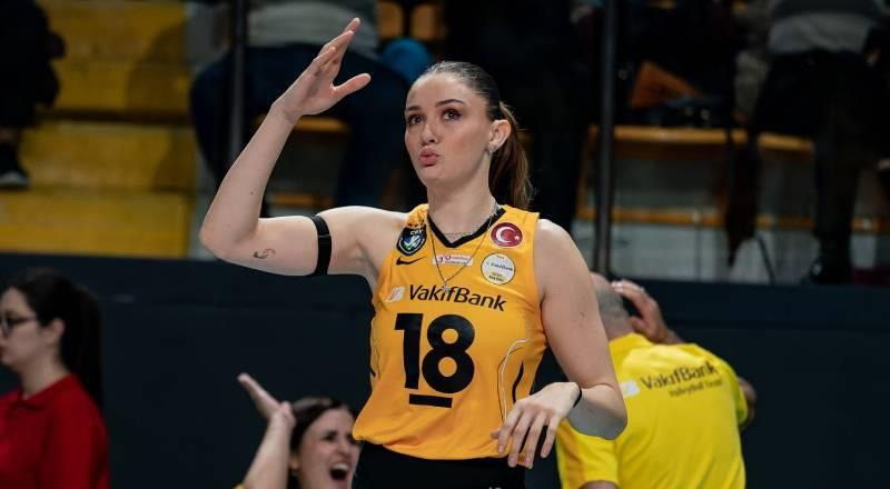 Zehra Güneş ateşledi Ebrar Karakurt direnemedi: Nefes kesen son! - Fotoğraf: 5