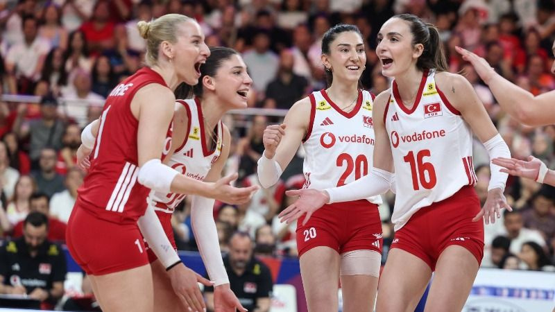 Filenin Sultanları'nın kadrosu belli oldu: Santarelli 14 kişilik kadroya 9 ismi almadı - Fotoğraf: 2