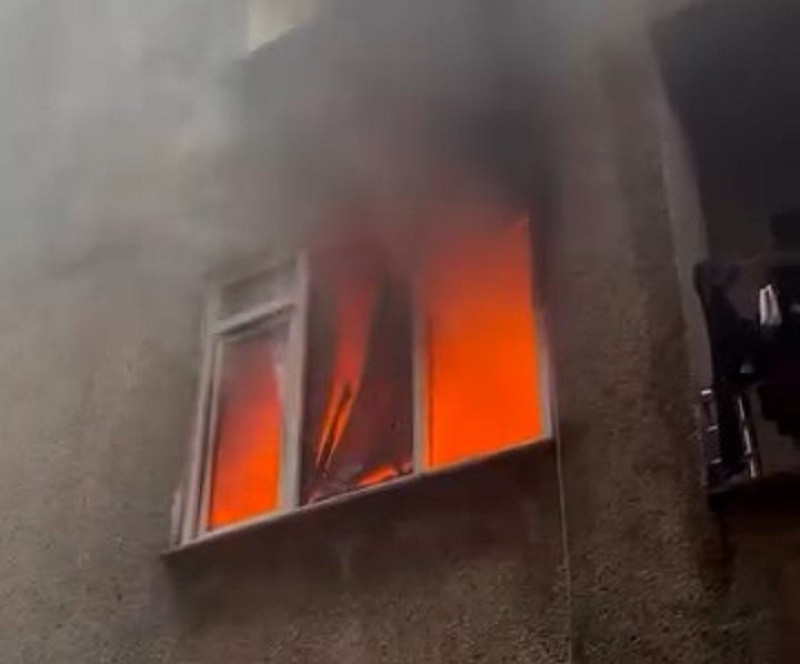Peş peşe iki yangın: Aynı daire saatler içinde ikinci kez yandı - Resim : 1
