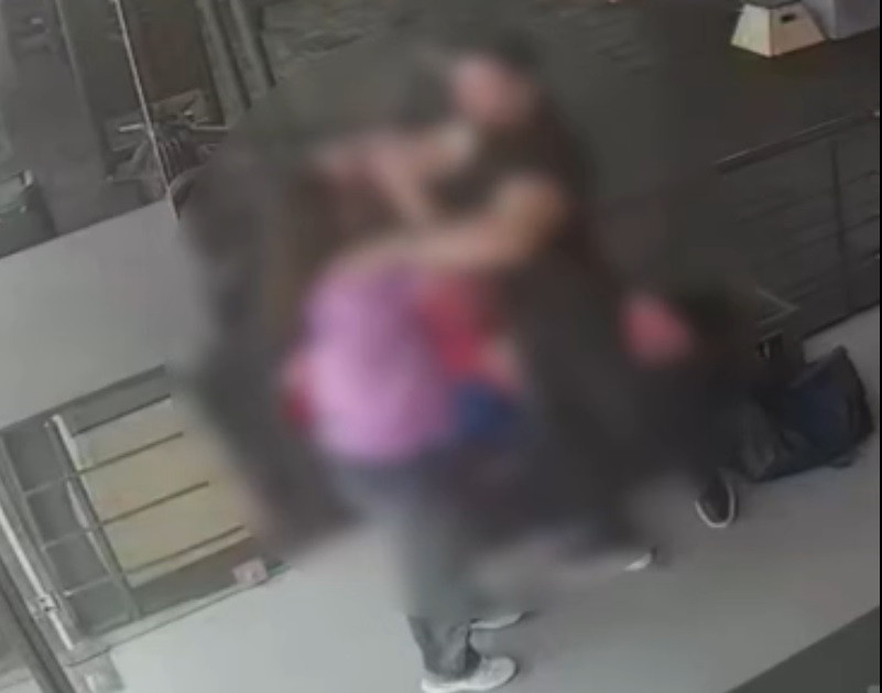 Spor salonunda kadına şiddet! Boğazını sıktı: Başka bir kadın kurtardı - Resim : 2