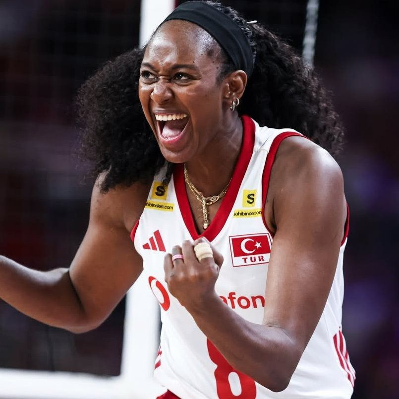 Ne yapıyorsun Melissa! Sinead Jack Kisal'dan İstiklal Marşı açıklaması: Ben Türküm! - Fotoğraf: 5