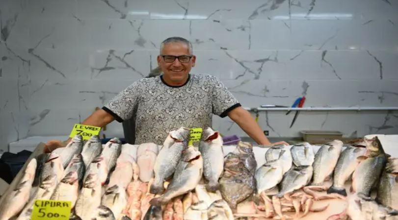 Yasak kalktı balıkçılar ağları dolu döndü: Kilosu 300 liradan tezgaha indi - Resim : 1
