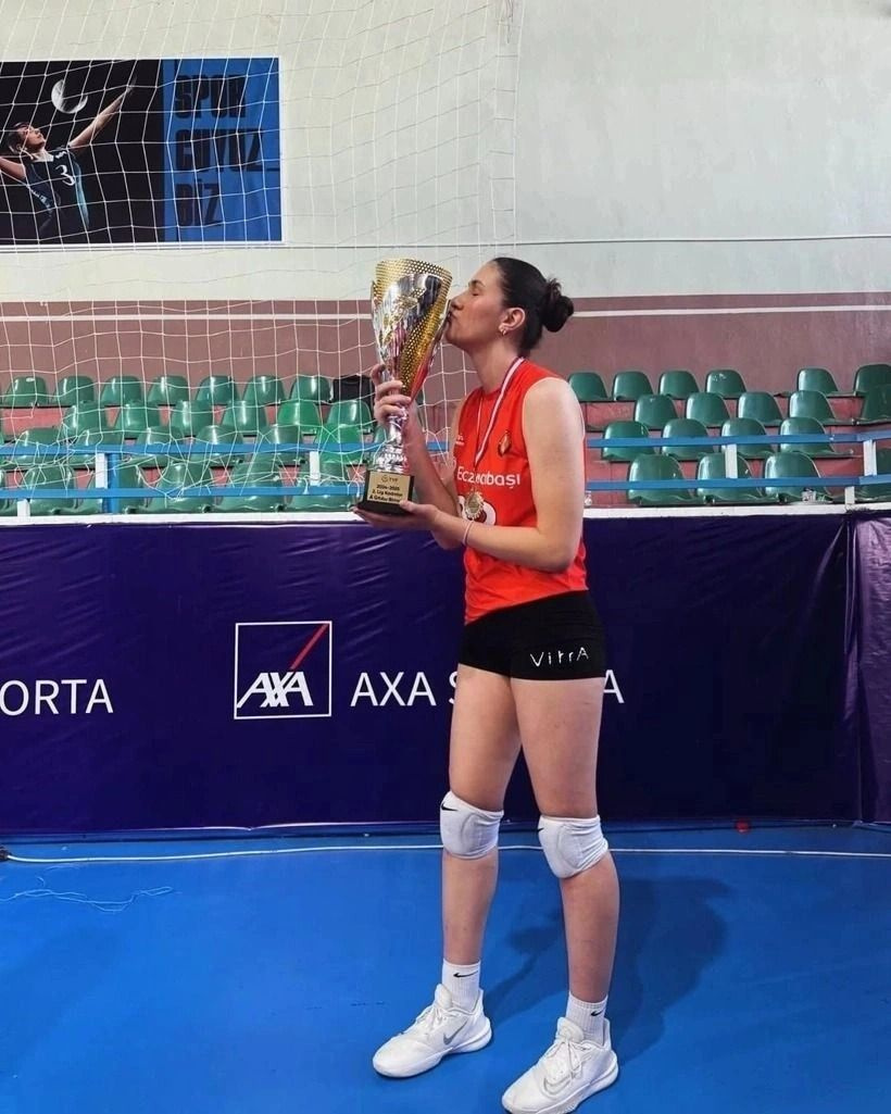 Zehra Güneş rakipsiz değil artık! Üstelik daha 16'sında 1.96 boyunda: Resmen açıklandı - Fotoğraf: 8