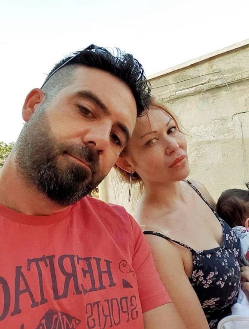 Kendisini aldatan eşinin arkasında durdu: Erkektir hata yapabilir - Resim : 1