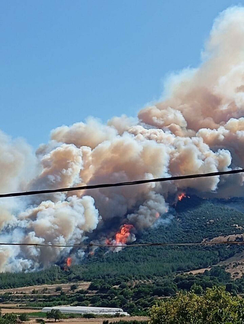 Kaş ve Muğla alev alev yanıyor! Evler boşaltıldı, hastane tahliye edildi, yollar kapandı - Resim : 9