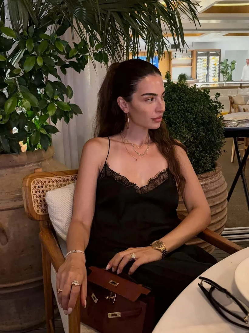 Melisa Aslı Pamuk’un 'yürüyen servet' pozu! Tek karede milyonlar havada uçuştu - Fotoğraf: 3