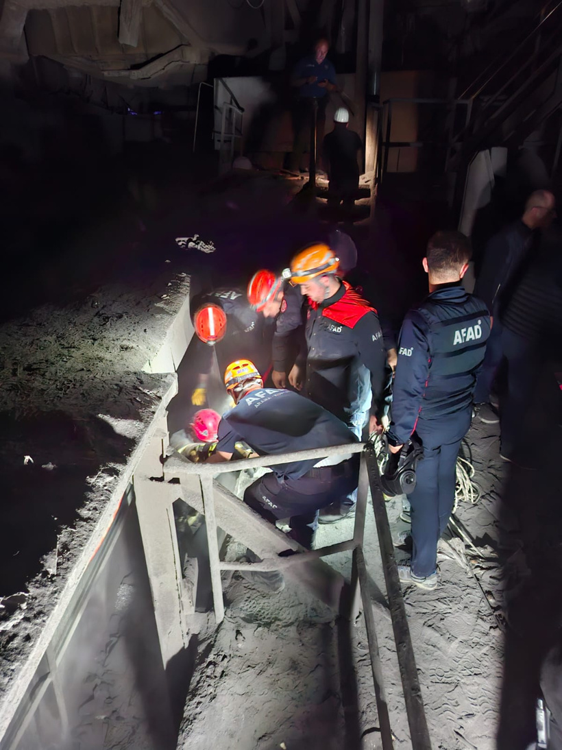 Samsun'da demir çelik fabrikasında 3 işçi elektrik akımına kapılarak can Verdi! - Resim : 1