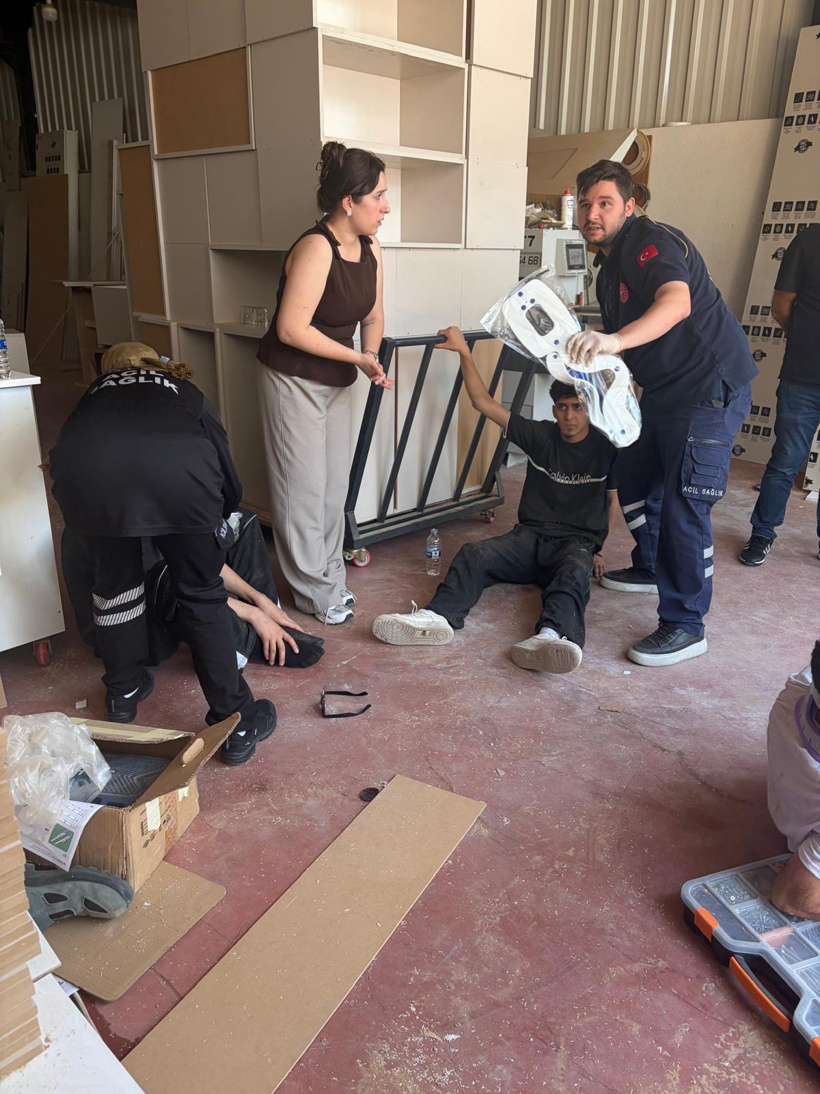 Yük asansörünün halatı koptu: İşçiler ölümden döndü - Resim : 1