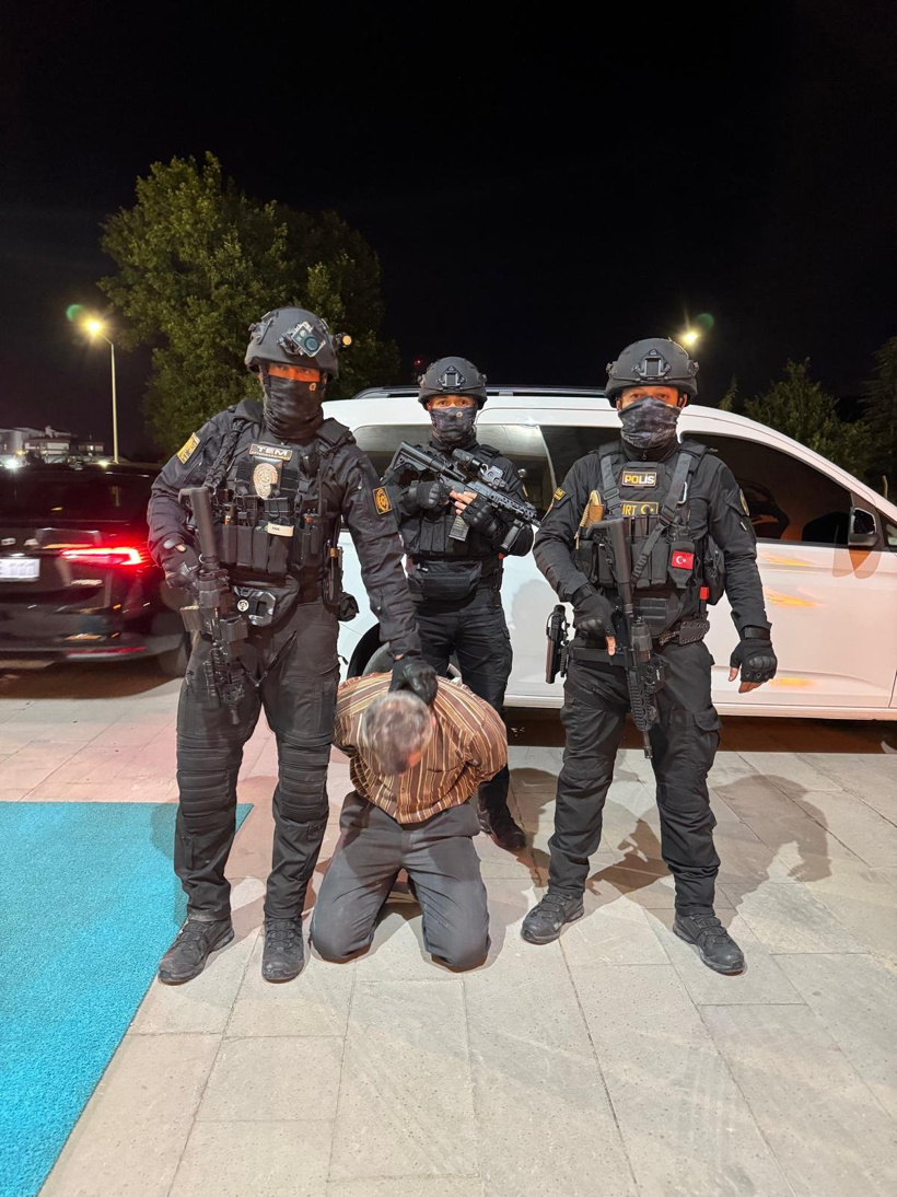 Son Dakika | 15 Temmuz'da Erdoğan'a suikast girişiminde bulunan FETÖ'cü yakalandı - Resim : 2