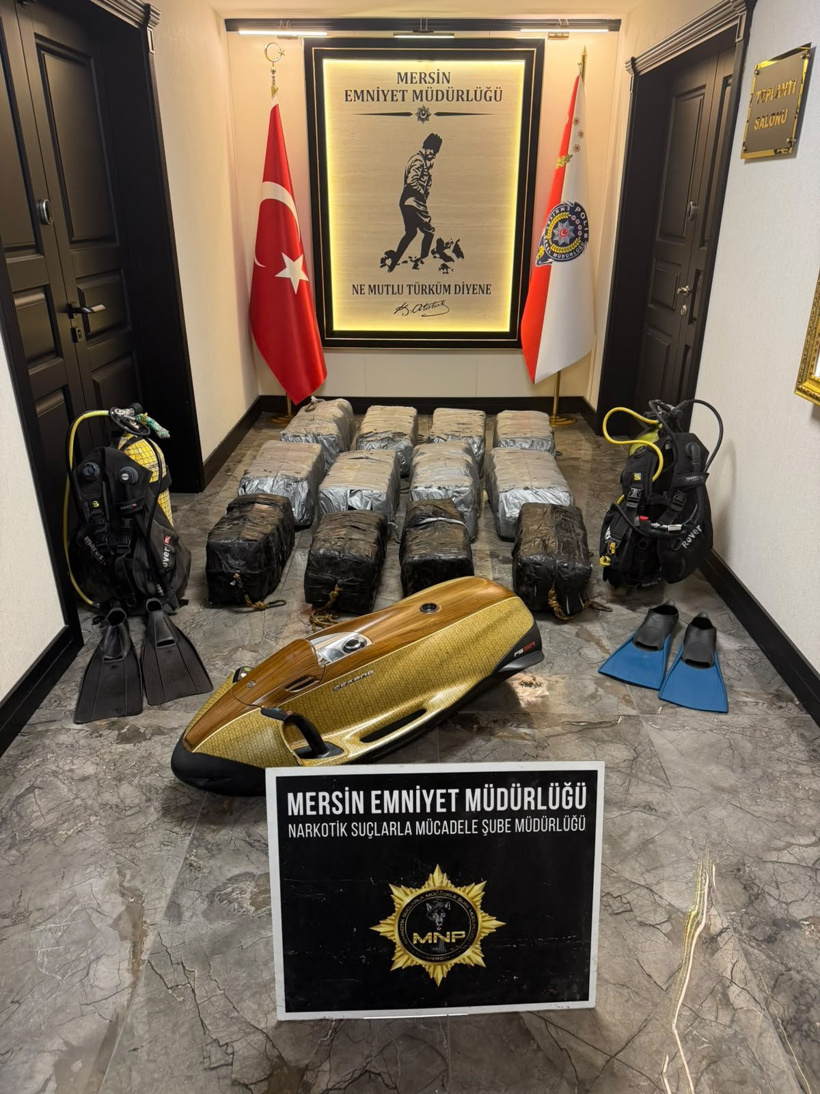 Yine Mersin Limanı! Güney Amerika’dan gelen geminin gizli bölmesinde ele geçirildi - Resim : 1
