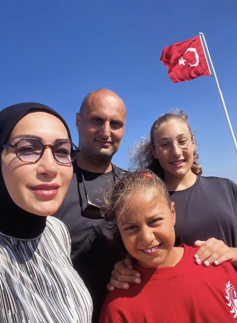 Tutuklu belediye yöneticisinin eşinden savcıya çağrı: Dosyamızı tamamlamadan adli tatile çıkmayın - Resim : 1