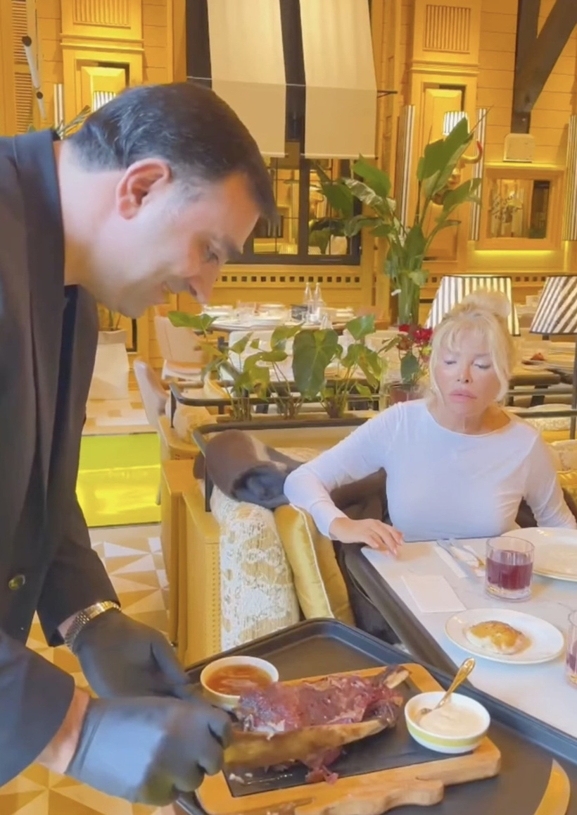 Ajda Pekkan 43 bin lira hesap ödedi: 8 saat boyunca pişti - Resim : 1