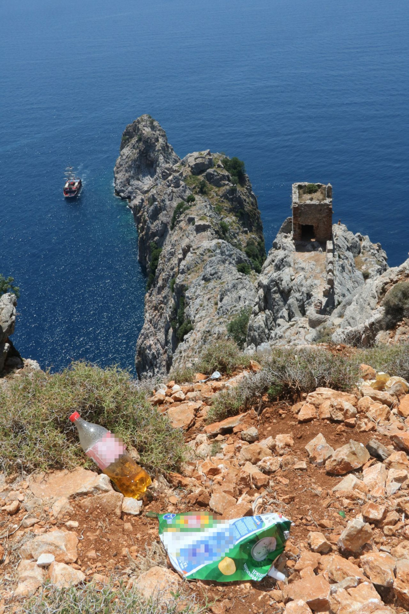 tarihi-kilisenin-taslarini-sokup-bolged-777992-229955.jpg