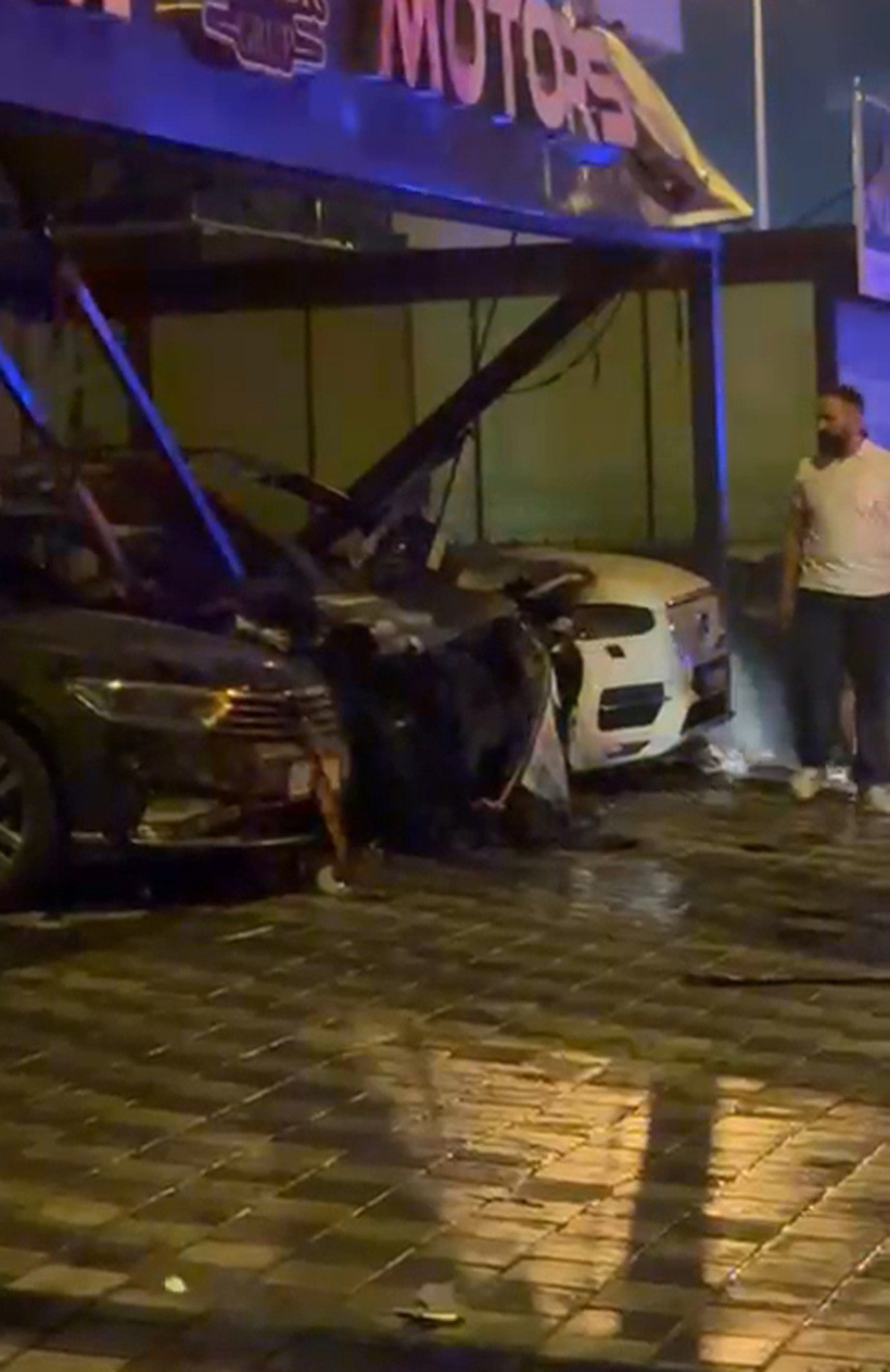 Daltonlar 'sokağın hakkını verin' deyip galeri kundakladı: İkisi çocuk üç kişi gözaltında - Resim : 4