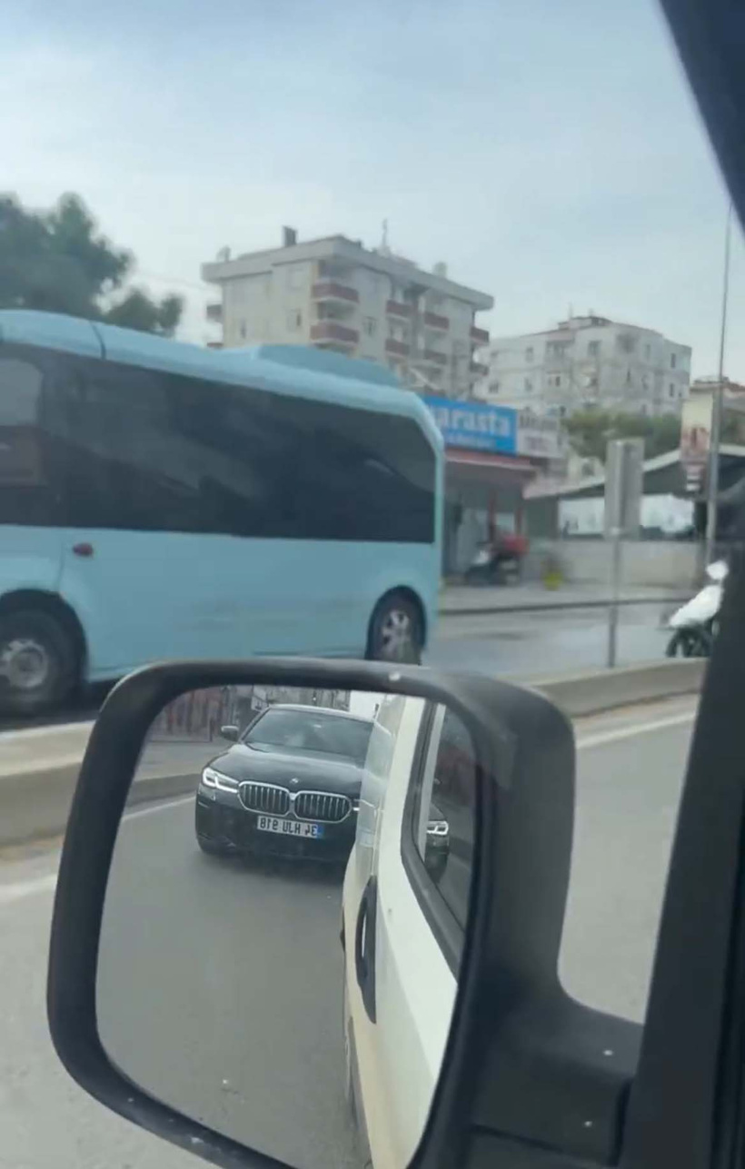kartalda-carptigi-araci-tekmeledi-otom-14792-5.jpg