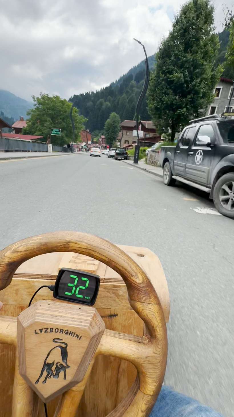 79 kilometre hıza ulaştı! Tahta araba sürücüsüne ceza yağdı - Resim : 1