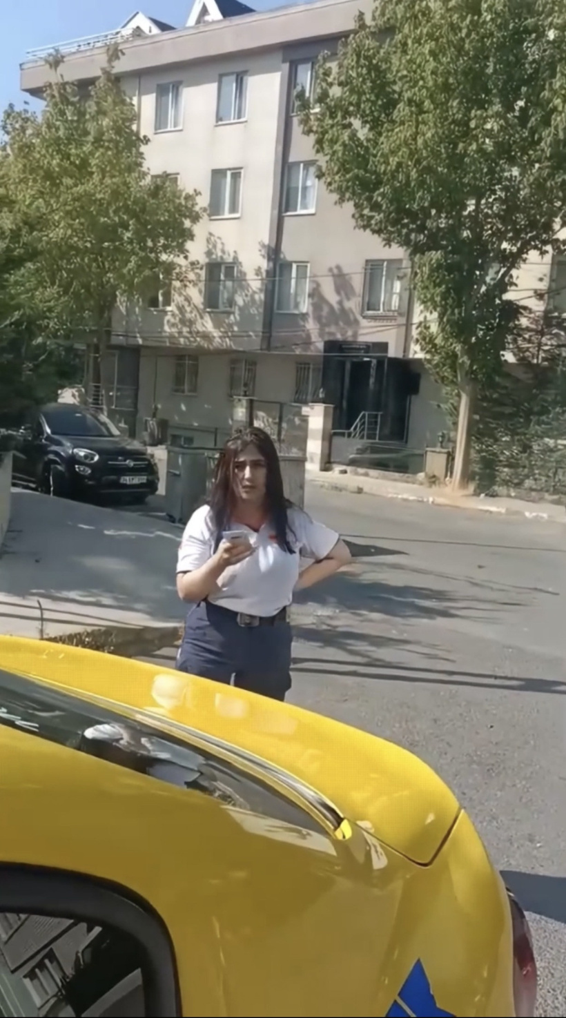Taksici fiyat farkına itiraz eden kadın yolcuyu başka sokağa götürüp çantasına el koydu - Resim : 2